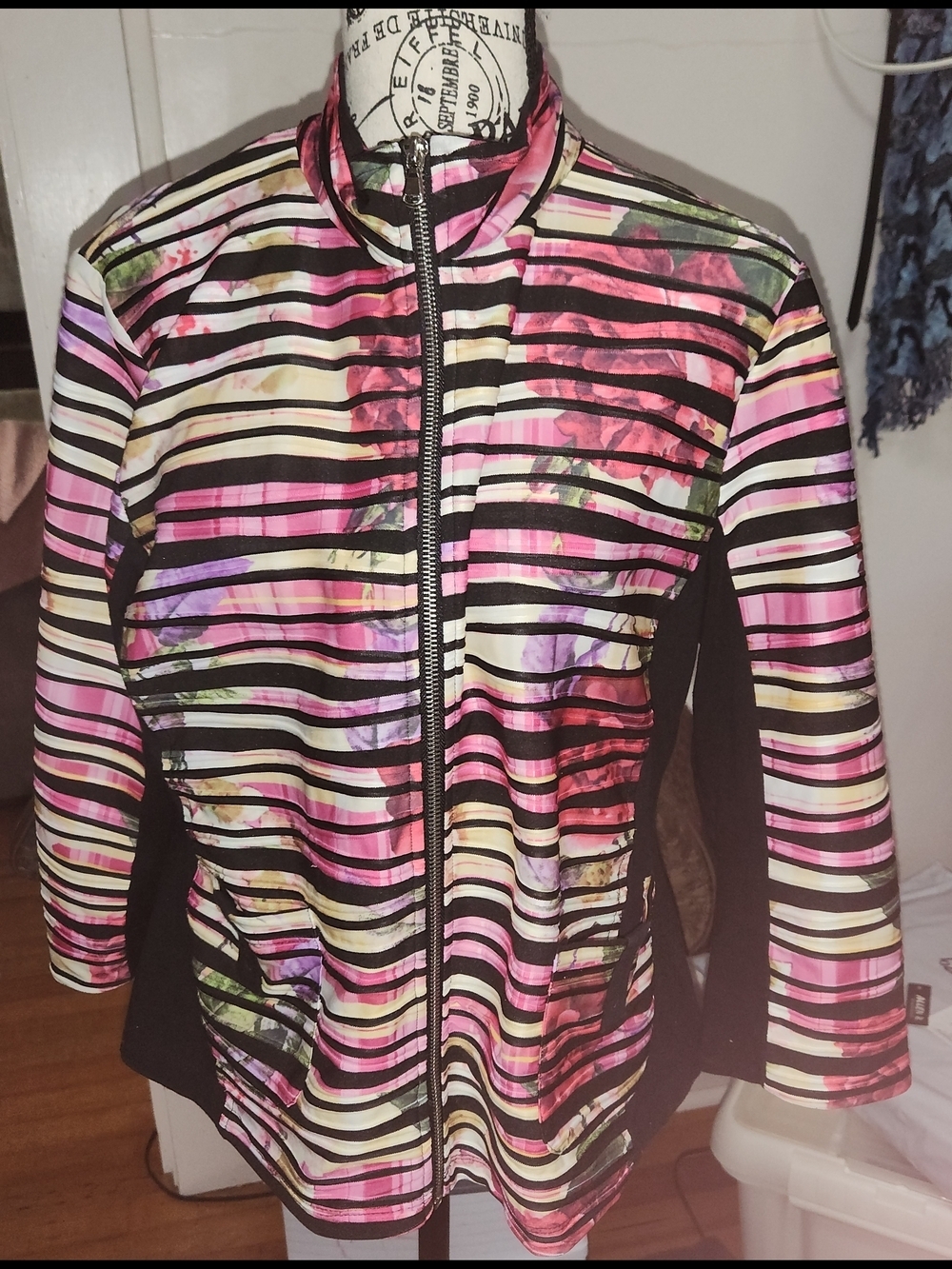 Women's Pink Striped Floral Lightweighr Zip-Up Jacket M